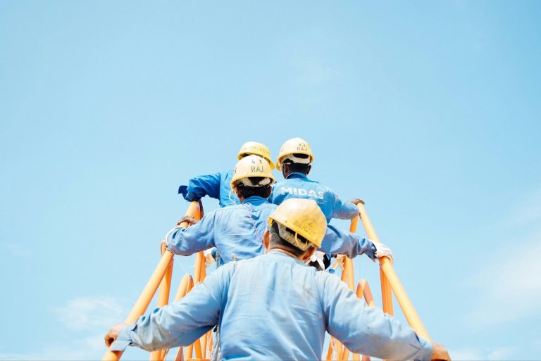 When to Expand Operations for Growing SMBs